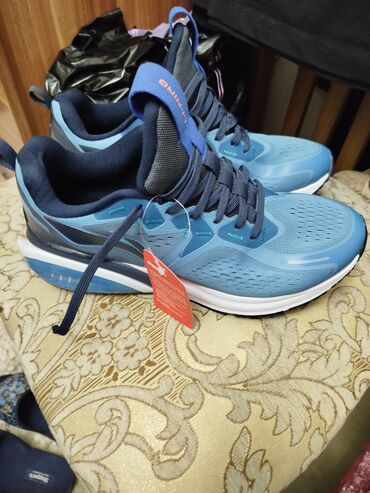 Кроссовки и спортивная обувь: Кроссовки Li-Ning для бега и активных тренировок - Бренд: Li-Ning
