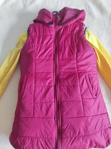 Утепленные жилеты: Жилетки — 9