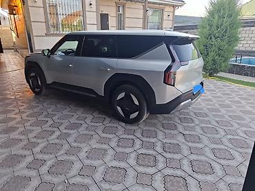 электромобили до 1 млн: Kia EV9: 2023 г., Автомат, Электромобиль, Внедорожник — 3