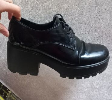 обувь женская: Ботинки и ботильоны 36, цвет - Черный