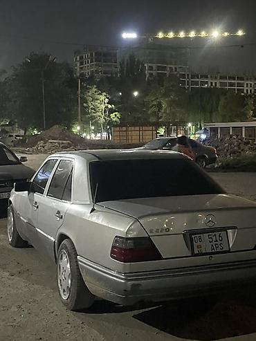 мереке авто: Mercedes-Benz W124: 1995 г., 2.2 л, Кол менен иштөөчү, Бензин, Седан — 3