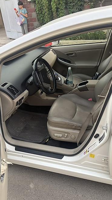 small car: Toyota Prius: 2012 г., Гибрид, Хэтчбэк — 7