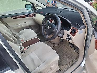 бампе: Toyota Ipsum: 2001 г., Автомат, Бензин, Минивэн — 6