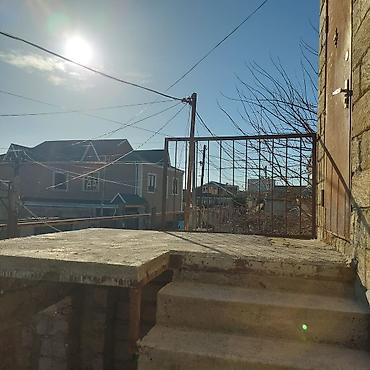 Həyət evi alıram: 2 mərtəbəli həyət evi - Daş divarlı tikili, metal dam örtüyü - - — 8