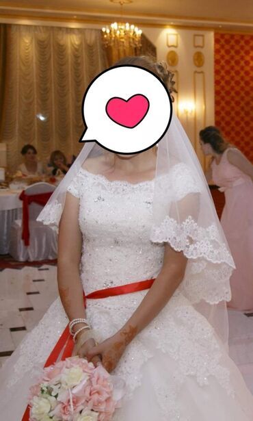 42 размер бутсы в Кыргызстан | КРОССОВКИ И СПОРТИВНАЯ ОБУВЬ: Свадебное платье,цвет айвори,размер 42-48.
Одевали один раз