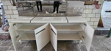 perla tv stend: Ağ rəngli dəst: TV stendi və güzgülü komod - Minimalist dizayn — 4