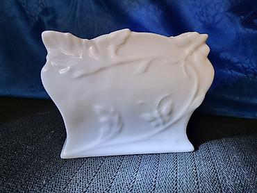 Ostalo posuđe: Porcelanskinov drzac salveta 1970g + Stalak za salvete,spoljasnji na lalafo.rs — 3 Ostalo posuđe: Porcelanskinov drzac salveta 1970g + Stalak za salvete,spoljasnji — 3