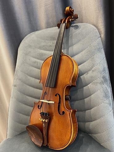 Skripkalar: Yamaha YEV-104 Xereyi Güclendiricisi içine yığılmış Ela seslenmesi — 1