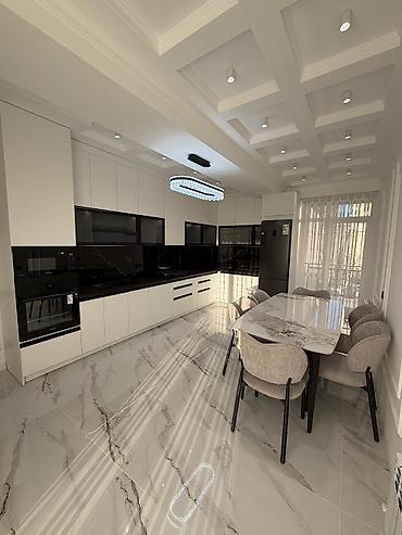 Продажа квартир: 4 комнаты, 128000 м² — 9