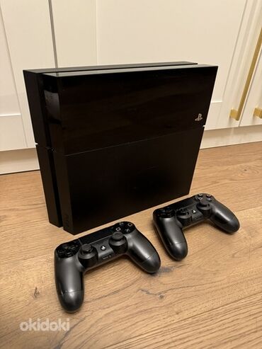 PS4 (Sony Playstation 4): PlayStation 4 FAT 9.00 HEN 1TB 2 djoystik adaptoru var icinde 10dan