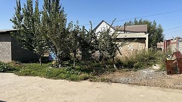 Продажа коттеджей и домов: Продается дом с большим двором и хозяйственными постройками. - — 4