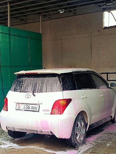 Унаа сатуу: Компактный городской хэтчбек в белом цвете, 5-дверный кузов — 9