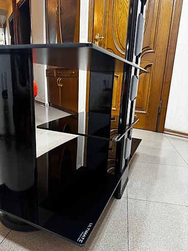 piona: İşlənmiş, Düz TV altlığı, Polkalı, Şüşəli — 2