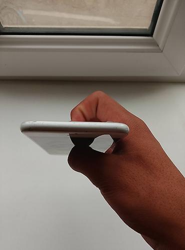 Apple iPhone: IPhone 6s, серебристый - Дисплей 4.7" Retina (1334×750), 3D Touch - — 5
