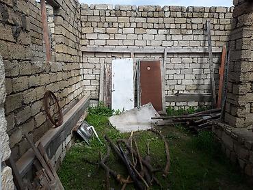 celil oglu: Yarım tikili.Əmrican qoşaminarəli məsçidin yanı.torpaqın sotu 27 30 — 7
