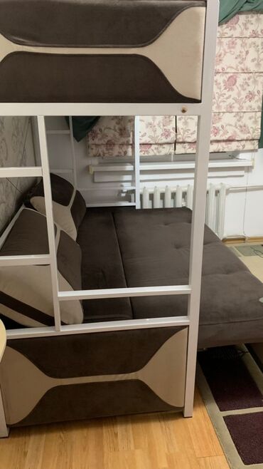 двухъярусная кровать с диваном: Двухъярусная кровать-диван б/у На 1этаже слегка продавлена середина