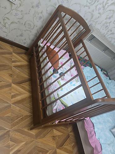 Манеждер: Манеж керебет, Колдонулган, Комоду менен, Жыгач — 2