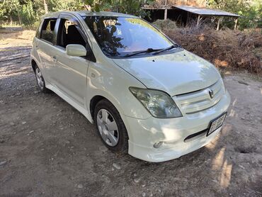 арзан авто машиналар: Toyota ist: 2005 г., 1.3 л, Вариатор, Бензин, Хэтчбэк