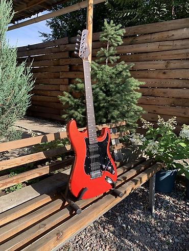 некая: Электрогитара в стиле Strat, яркий металлик Red Sparkle - Корпус — 3