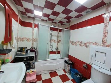 Uzunmüddətli kirayə mənzillər: Həzi Aslanov metrosuna yaxin Qədir Məmmədov kucesində 13 mertebeli — 16