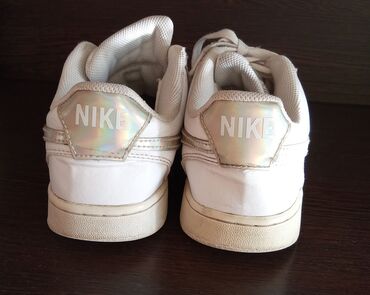 Patike: Nike, 38.5, bоја - Bela — 4