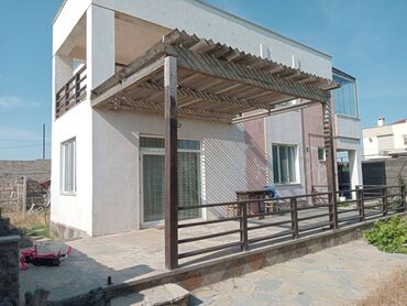 Həyət evləri və villaların satışı: Şüvəlan qəs. 5 otaqlı, 164 kv. m, Orta təmir