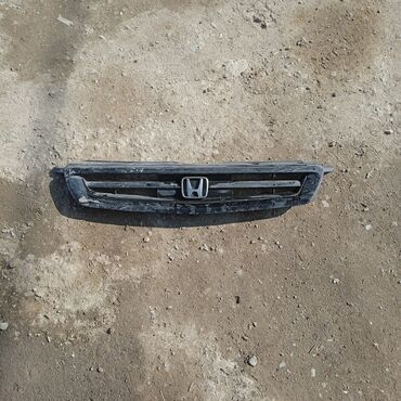 Решетки радиатора: Решетка радиатора Mazda Б/у — 12