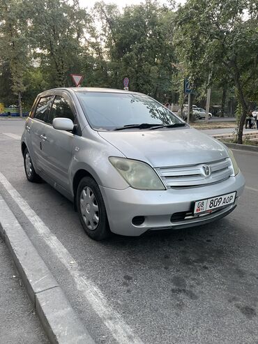 Toyota: Toyota ist: 2003 г., 1.3 л, Автомат, Бензин, Хэтчбэк