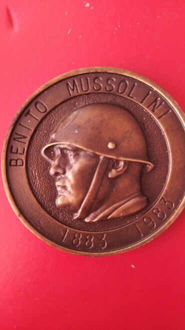 qızıl sikke: Benito Musollini 100лет со дня рождения.Настольная памятная медаль иэ