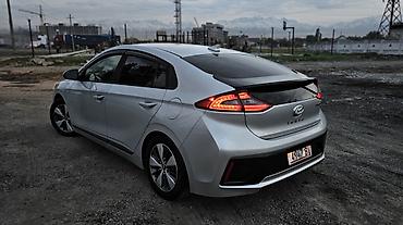 Toyota: Toyota Prius: 2018 г., 1.6 л, Вариатор, Гибрид, Хэтчбэк — 14