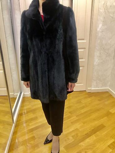 Qadınlar üçün qara mink (xəz) paltosu - Material: təbii mink xəz -