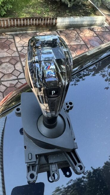 Другие детали КПП и трансмиссии: Продаю кристальную ручку КПП (crystal gear shift knob / selector) BMW
