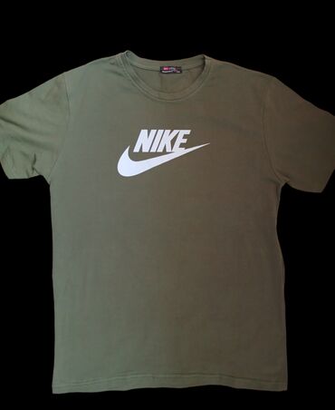 dizel majice: Men's T-shirt Nike, 2XL (EU 44), bоја - Maslinasto zelena