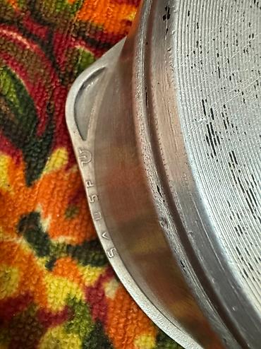 Вазы: Срочная продажа ‼️ Казаны Продаются советские казаны 1) Два казана — 8