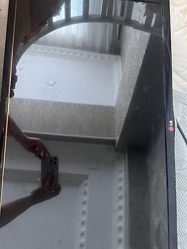 LG televizor ekranı/paneli - Brend: LG (korpusun kənarında “LG”