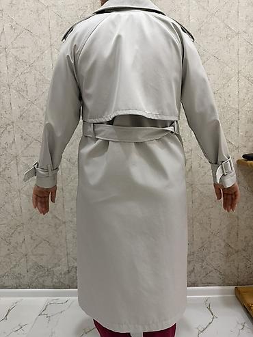 drap palto modelleri: Açıq boz(ağ tonlarda) rəngdə uzun trençkot - Qiymeti 10 Azn - Ölçü -L — 2