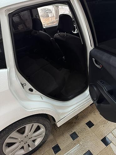 Honda: Honda Fit: 2009 г., 1.5 л, Вариатор, Бензин, Хэтчбэк — 9