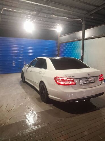 мерседес 2011: Mercedes-Benz E-Class: 2011 г., 3.5 л, Автомат, Бензин