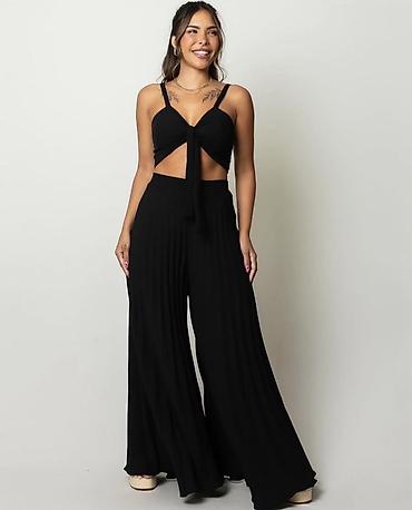 Kompleti: 🔥Ženski komplet – top i široke palazzo pantalone
2500 din — 13