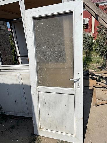 plastik qapi islenmis: Plastik qapı eni 76sm uzunluğu 190sm. Çərçivəsizdir. Ünvan Binə — 4