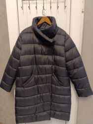 Пиджаки: Qara üfüqi kapitone tikişli, minimalist və gündəlik şəhər tərzinə