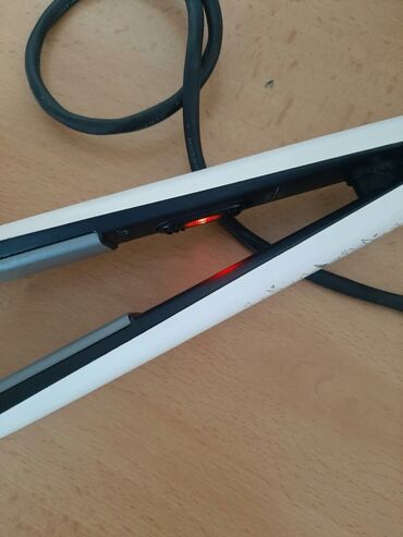 Prese za kosu: Rowenta SILVER SF1525,keramička,200C.
Odlično stanje — 9