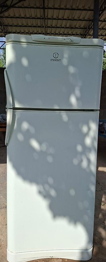 морозильник indesit: Холодильник Indesit, двухкамерный, с верхней морозильной камерой — 1