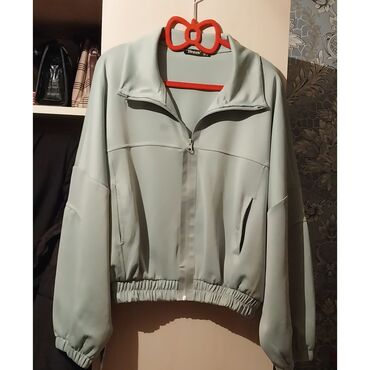 Куртки: Женская куртка M (EU 38), L (EU 40), XL (EU 42), цвет - Зеленый