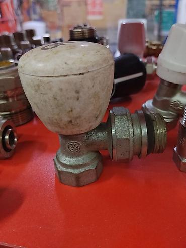 Угловой радиаторный вентиль 3/4" (закрывающий/регулировочный) - Тип