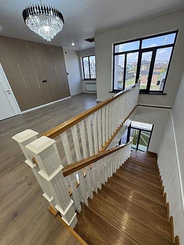 Продажа коттеджей и домов: 🏙️ Продаётся: дом (5+ комнат) — 240 м² (участок 4 сотки) 📍 Локация — 18