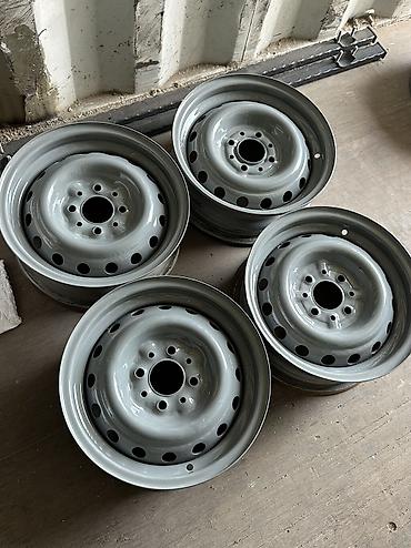sorento disk: Disklerde eyrilik yoxdu bolt yerlerinde genislenme yoxdu teze — 1