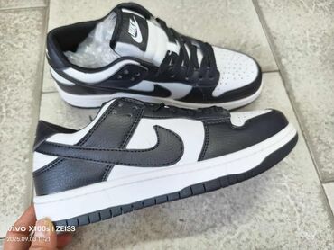 Women's Sneakers and athletic shoes: Patike na lalafo.rs — 9 Women's Sneakers and athletic shoes: Patike — 9