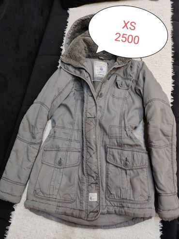 superdry everest jakna: Affliction, S (EU 36), Sa postavom