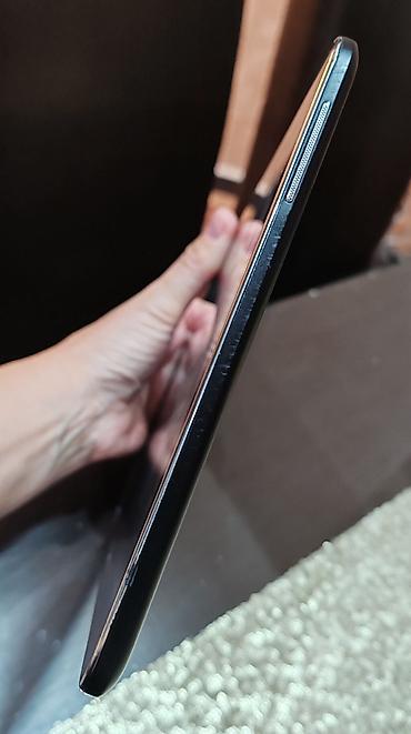 Tableti: Samsung Galaxy Tab – 10.1” Android tablet - Ekran: približno 10.1 — 5